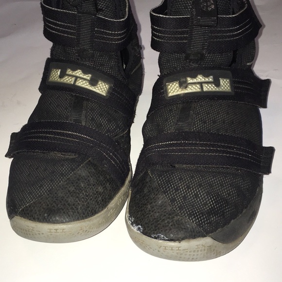 Nike Lebron James Boys Basketball Shoes - Picture 5 of 10